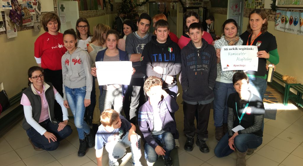 Segíts kollégáiddal együtt